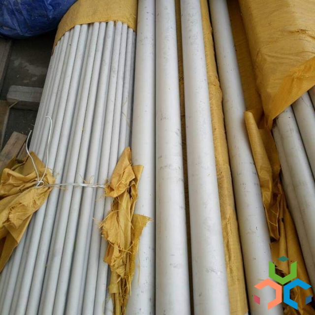 304- ỐNG ĐÚC